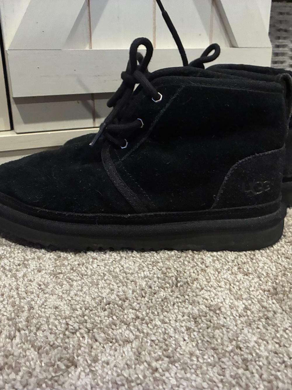 UGG kids Black Suede Neumel chukka Boot - Lace-Up Ankle